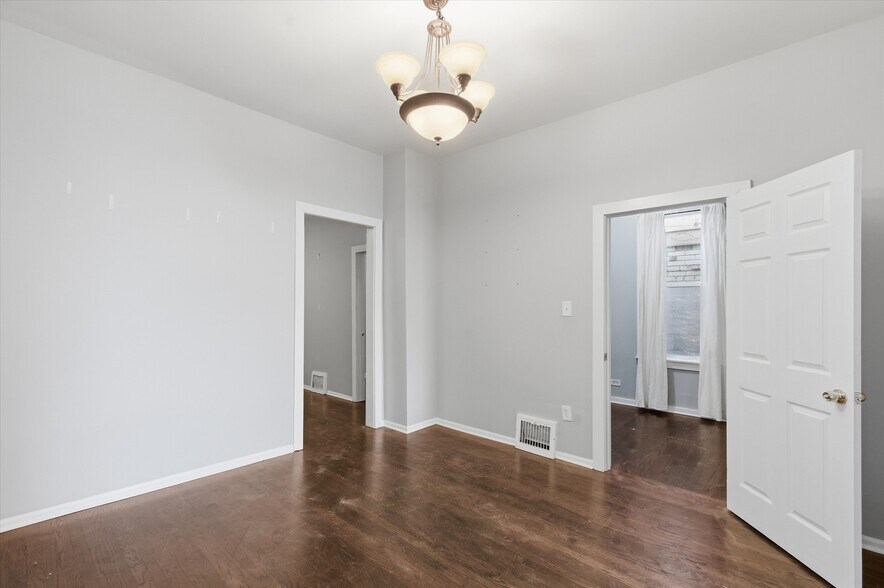 More Photos Of 4140 N Western Ave, Chicago Multifamily For Sale