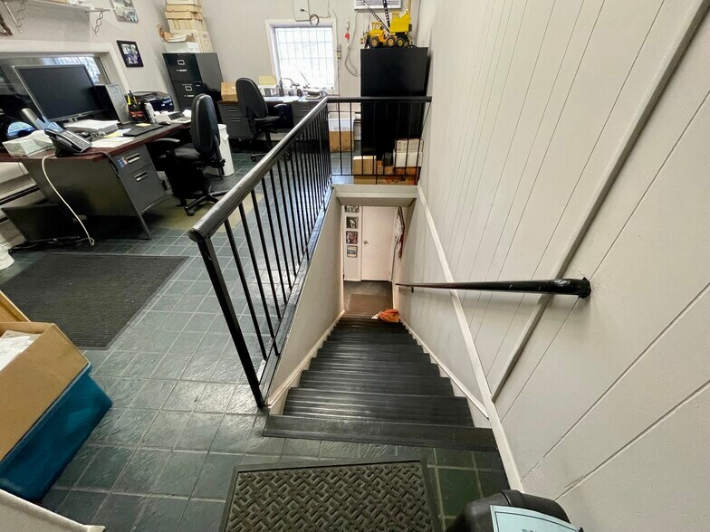 More Photos Of 1366-1368 Ralph Ave, Brooklyn Warehouse For Lease