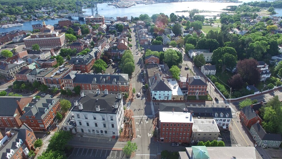 More Photos Of 40 Pleasant St, Portsmouth Office For Lease