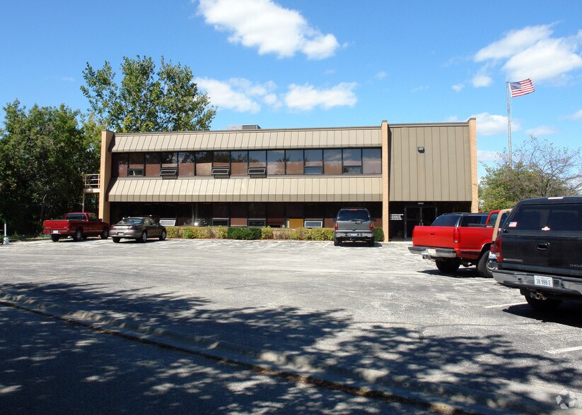 Primary Photo Of 800 S Milwaukee Ave, Wheeling Flex For Lease