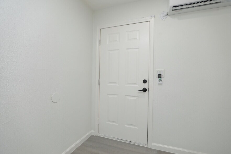 More Photos Of 712 Ball St, Galveston Apartments For Sale