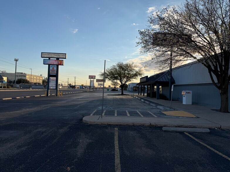 More Photos Of 3205 W Cuthbert Ave, Midland Unknown For Lease