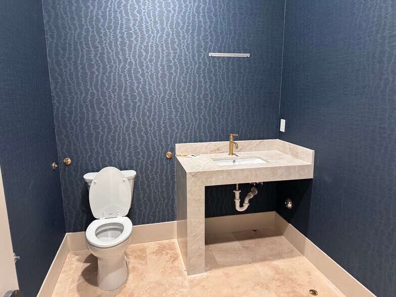 More Photos Of 2882 E Russell Rd, Las Vegas Office For Sale