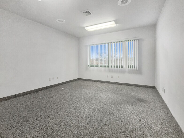More Photos Of 608 N High St, Millville Medical For Sale