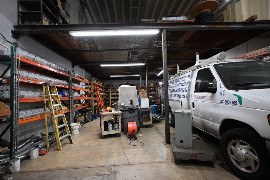 More Photos Of 4450 E 10th Ct, Hialeah Warehouse For Sale