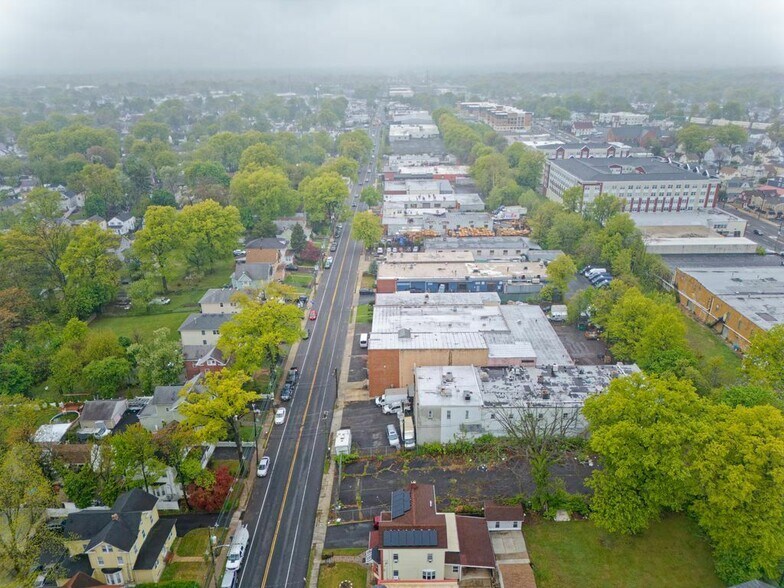 More Photos Of 300-306 W 1st Ave, Roselle Warehouse For Sale