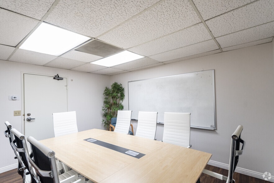 More Photos Of 3820 Del Amo Blvd, Torrance Loft Creative Space For Lease