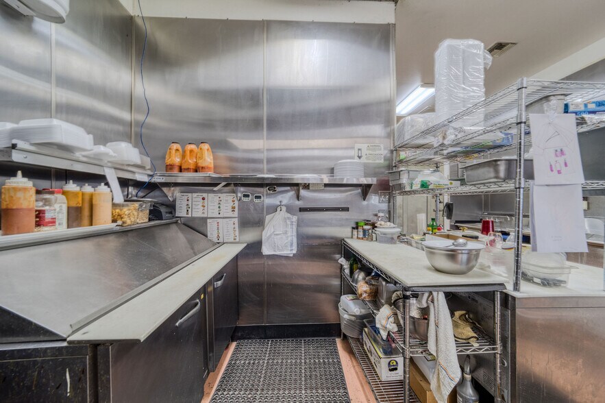 More Photos Of 832 Gemstone Ave, Bullhead City Restaurant For Sale