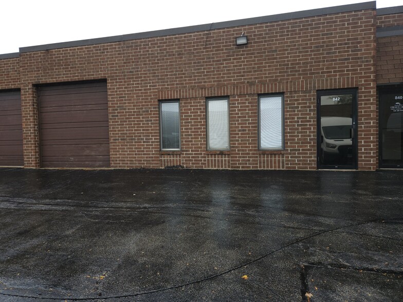 More Photos Of 840-876 N Ridge Ave, Lombard Warehouse For Lease