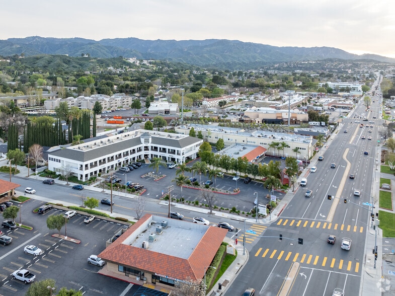 More Photos Of 23206 Lyons Ave, Santa Clarita Medical For Lease