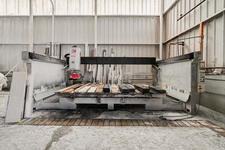 More Photos Of 101 S 17th St, Harrisburg Warehouse For Sale