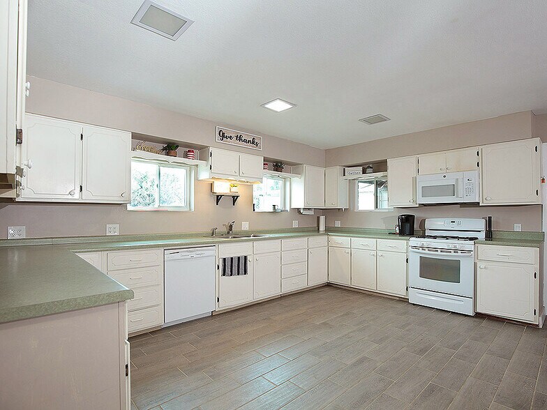 More Photos Of 2891 E Adams St, Show Low Storefront Retail Residential For Sale