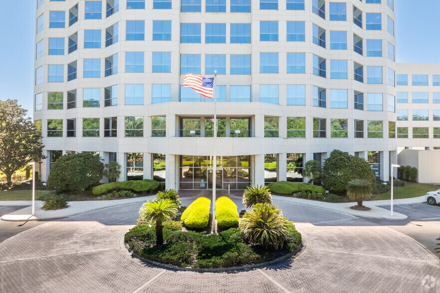 More Photos Of 1776 American Heritage Life Dr, Jacksonville Office For Lease