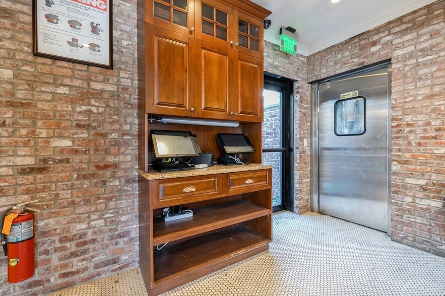 More Photos Of 62375 Rt-25, Southold Restaurant For Sale