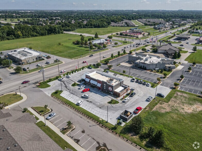 More Photos Of 11012 E 81st St, Tulsa Fast Food For Sale