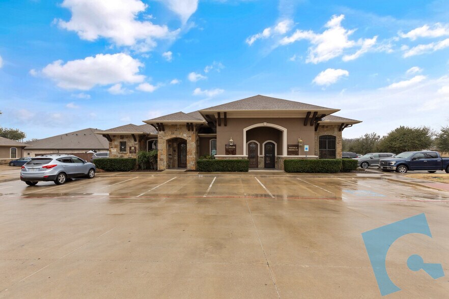 More Photos Of 8821 Davis Blvd, Keller Medical For Sale