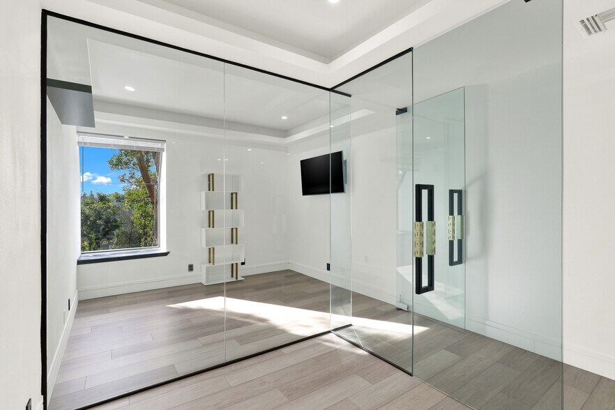 More Photos Of 23276 S Pointe Dr, Laguna Hills Office For Lease