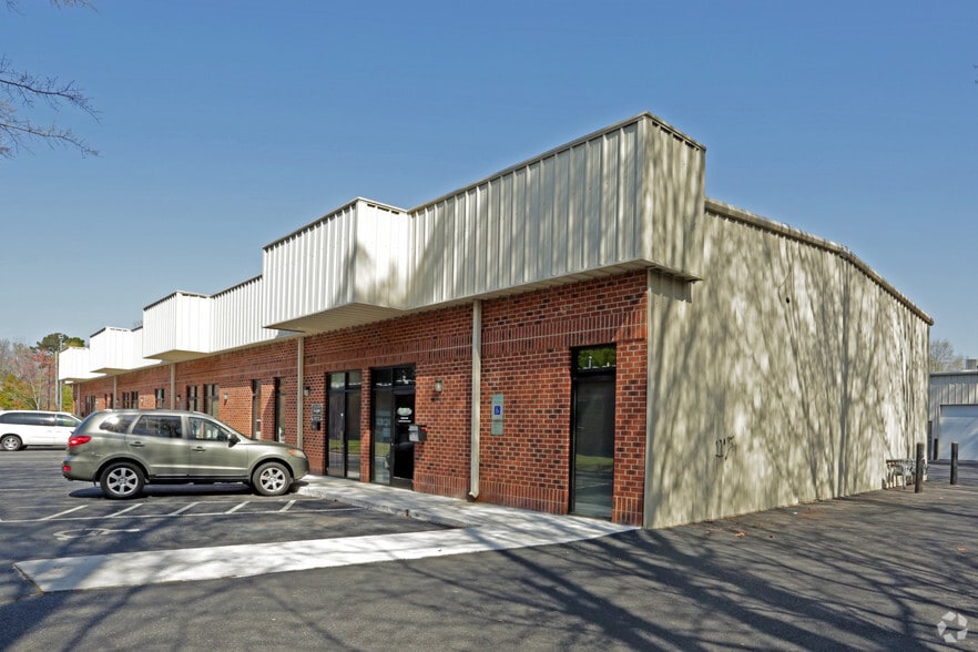 More Photos Of 4904 Alpinis Dr, Raleigh Showroom For Lease