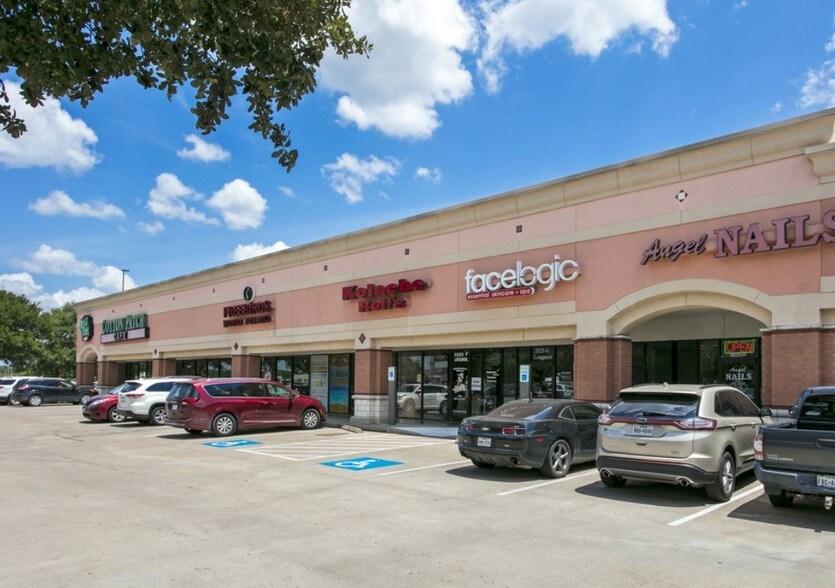 More Photos Of 3501-3535 Longmire Dr, College Station General Retail For Lease