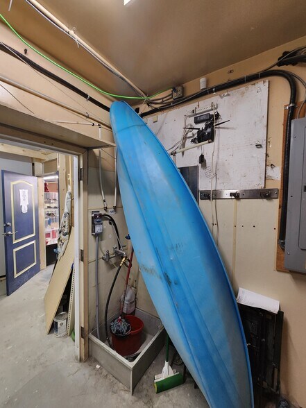 More Photos Of 208 Railway Ave E, Drumheller Convenience Store For Sale