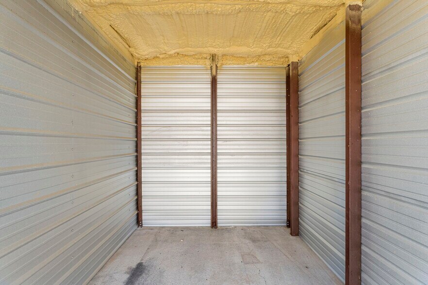 More Photos Of 6126 Thomas Dr, Panama City Self Storage For Sale