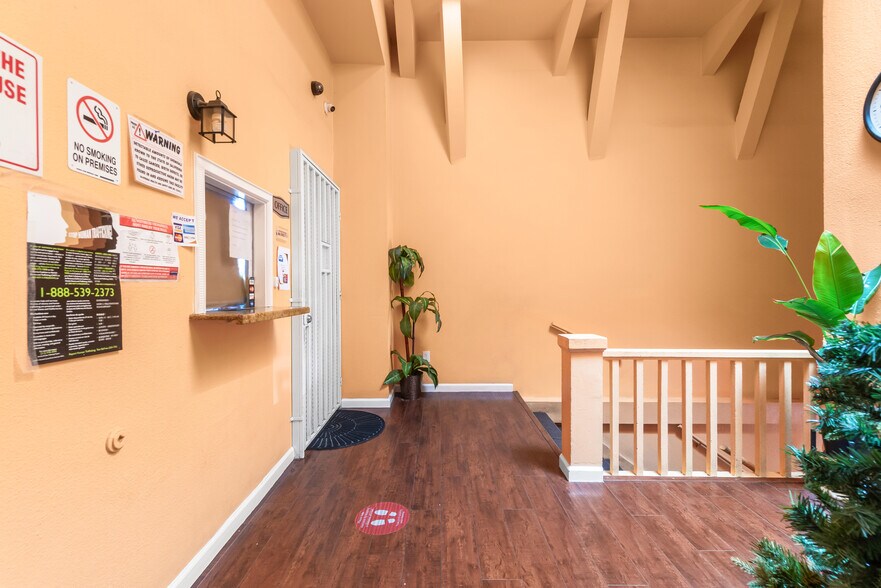 More Photos Of 825 W Gardena Blvd, Gardena Hotel For Sale
