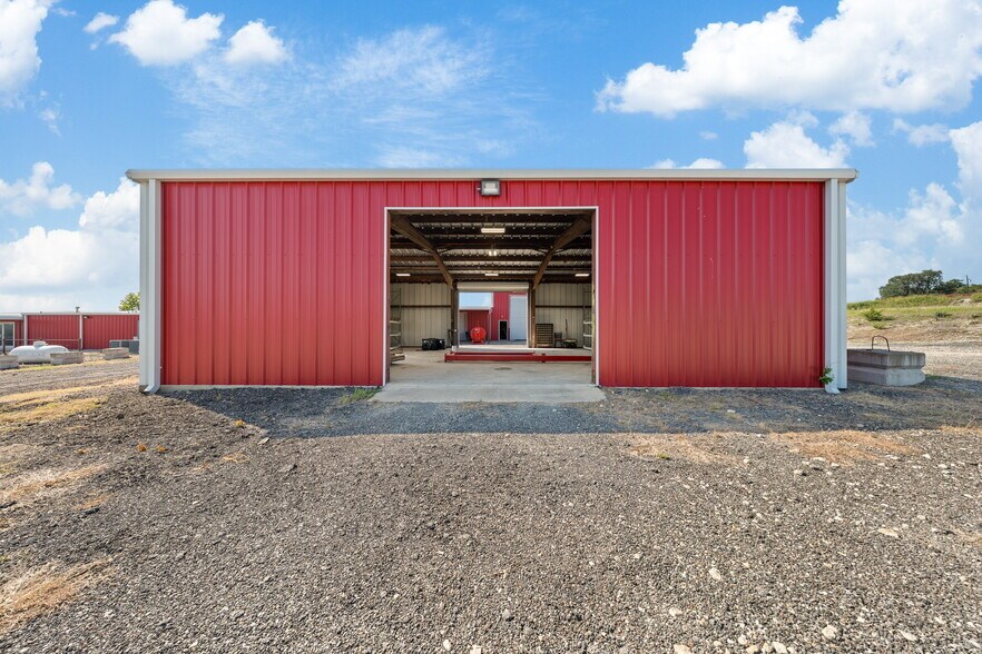 More Photos Of 4159 Highway 6, Clifton Showroom For Sale