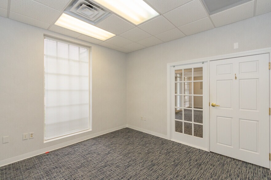 More Photos Of 602 N Main St, Anderson Bank For Sale