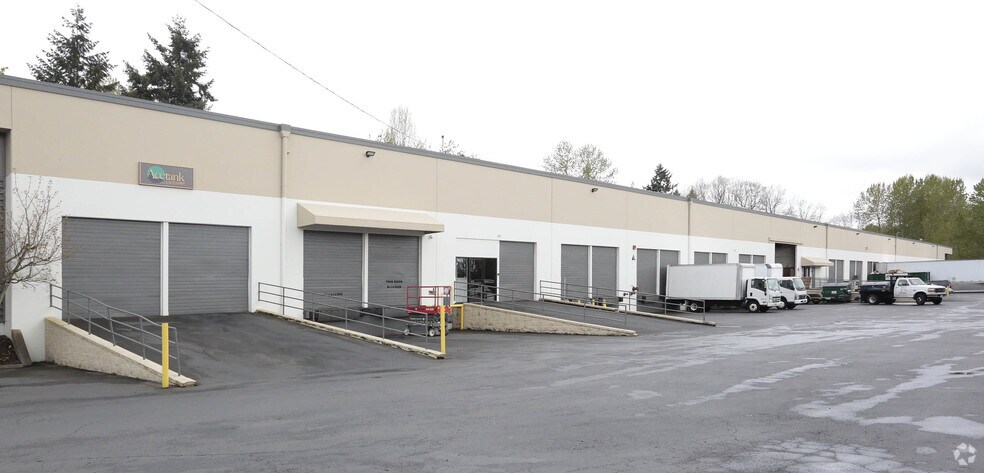 More Photos Of 19111 Des Moines Memorial Dr, Seatac Warehouse For Lease