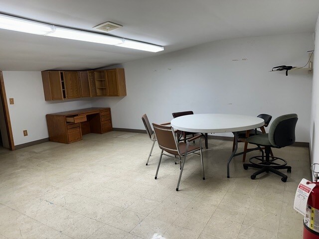 More Photos Of 5805 Murvihill Rd, Valparaiso Distribution For Sale