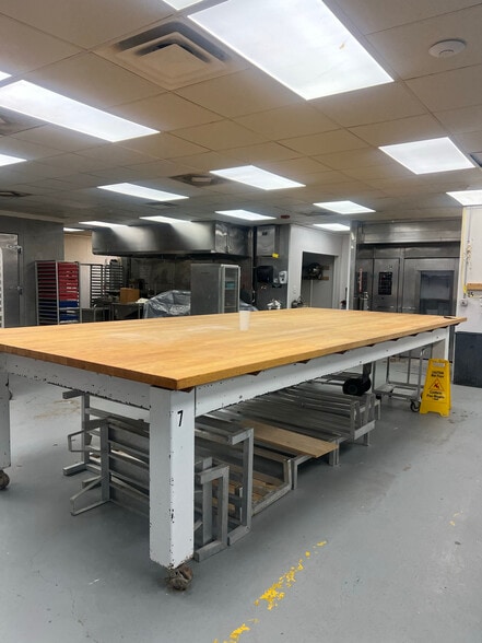 More Photos Of 7481 E US Highway 36, Avon Freestanding For Sale