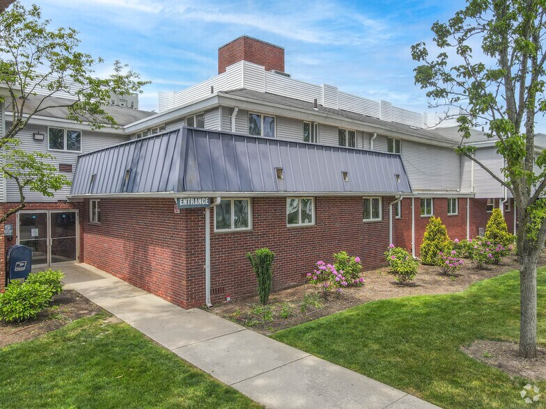 More Photos Of 55 Veterans Memorial Hwy, Commack Medical For Lease