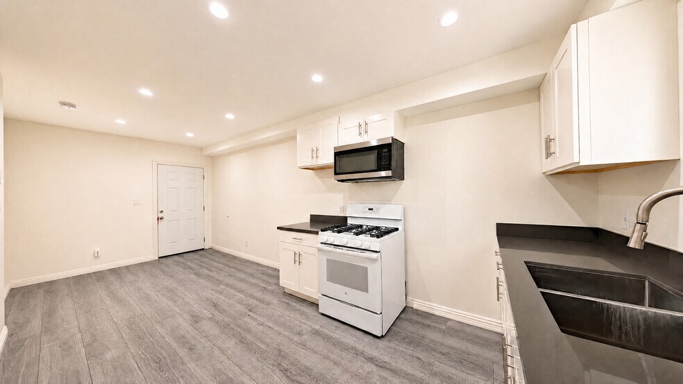 More Photos Of , Tujunga Office For Sale