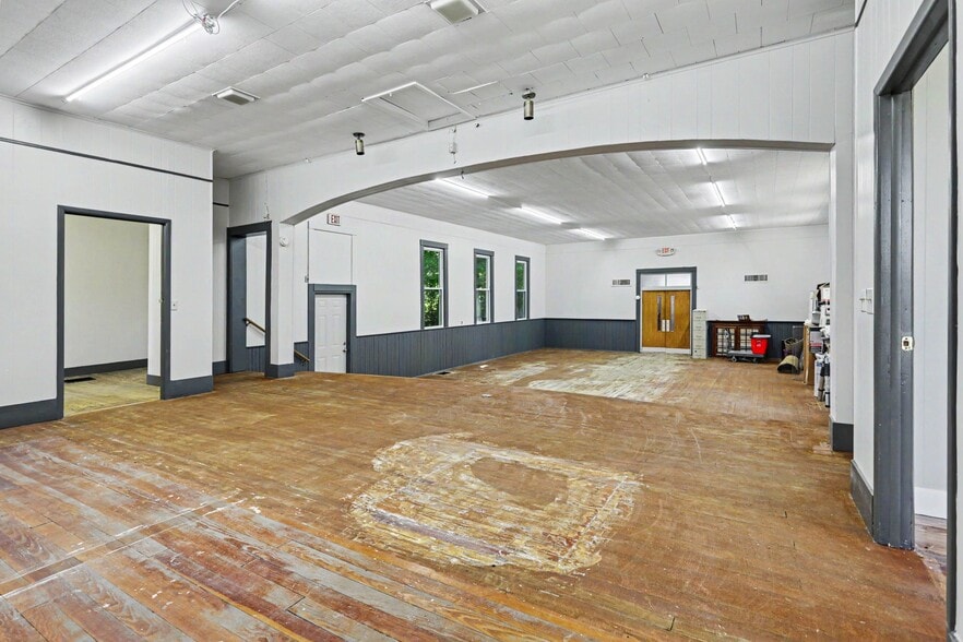 More Photos Of 9030 Columbus Rd, Mount Vernon Office For Sale