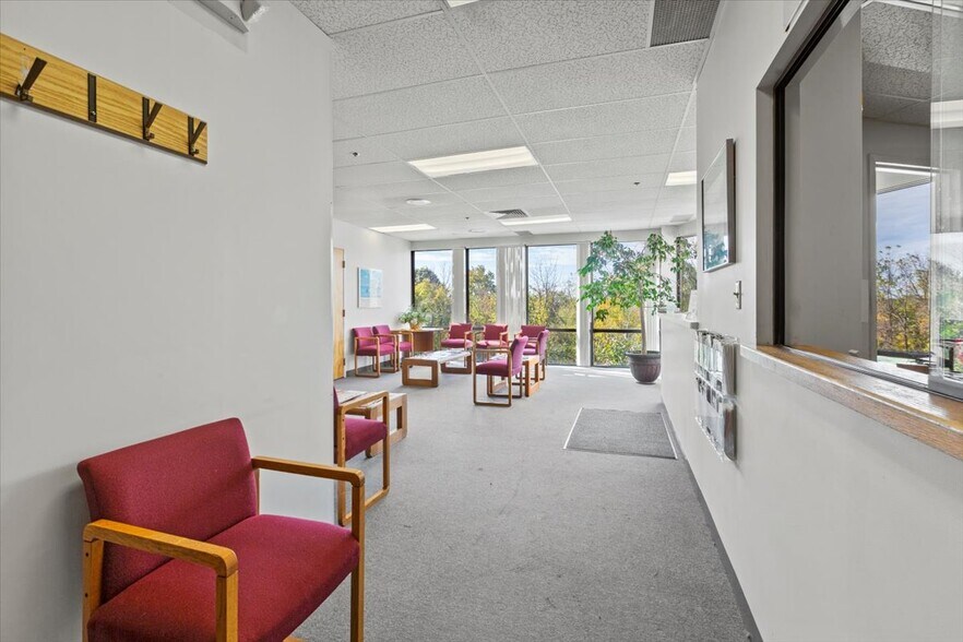 More Photos Of 28 Lord Rd, Marlborough Office For Sale