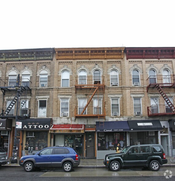 More Photos Of 570 Manhattan Ave, Brooklyn Storefront Retail Residential For Lease
