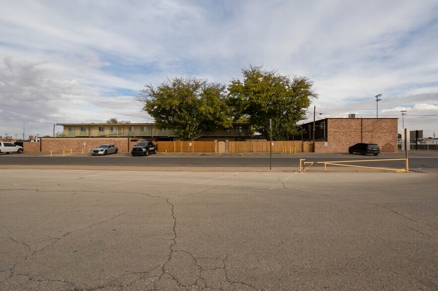More Photos Of 1800 S Pennsylvania Ave, Roswell Apartments For Sale
