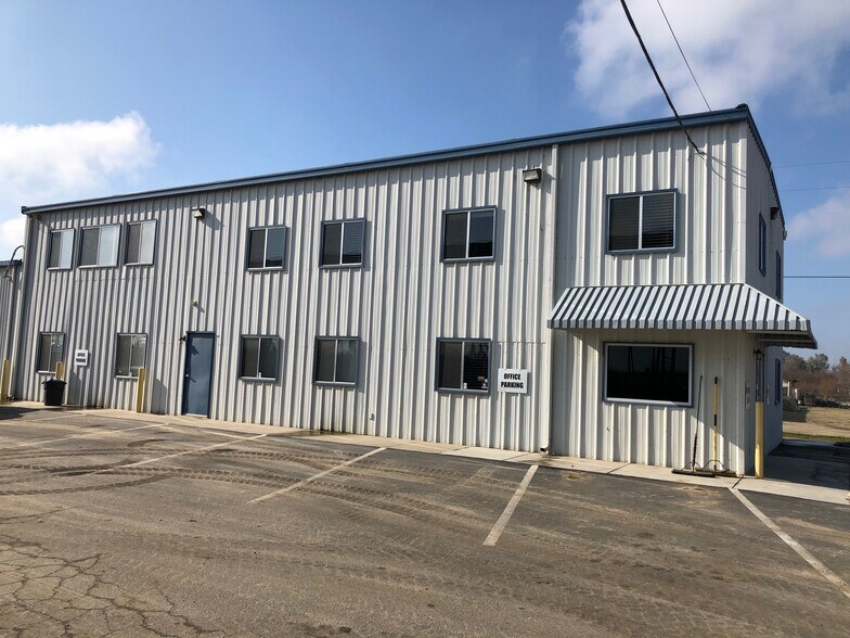 More Photos Of 18059 Rosedale Hwy, Bakersfield Warehouse For Lease