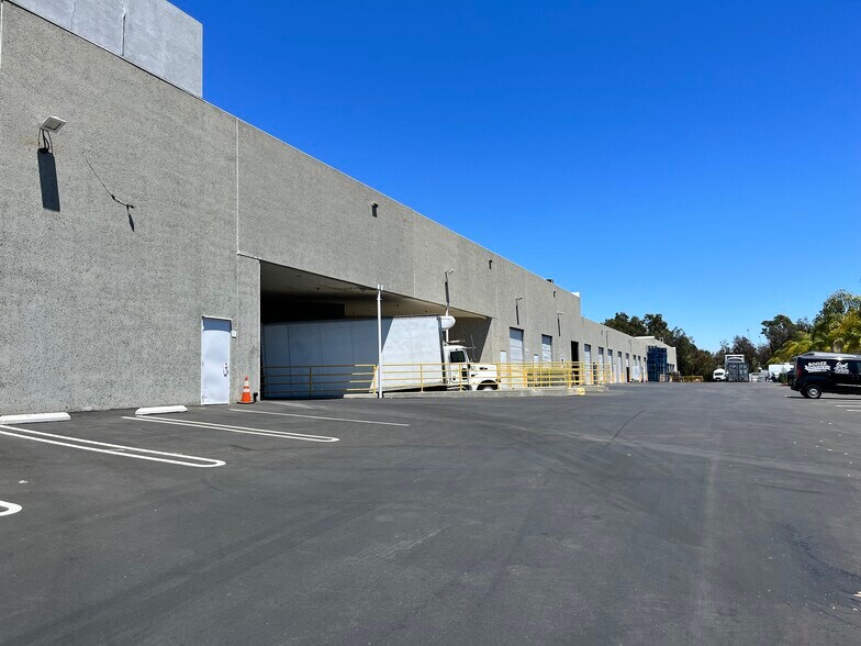 More Photos Of 2820-2834 La Mirada Dr, Vista Manufacturing For Lease