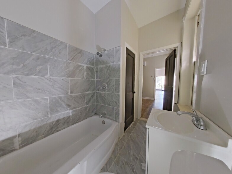 More Photos Of 5331 Wayne Ave, Philadelphia Apartments For Sale