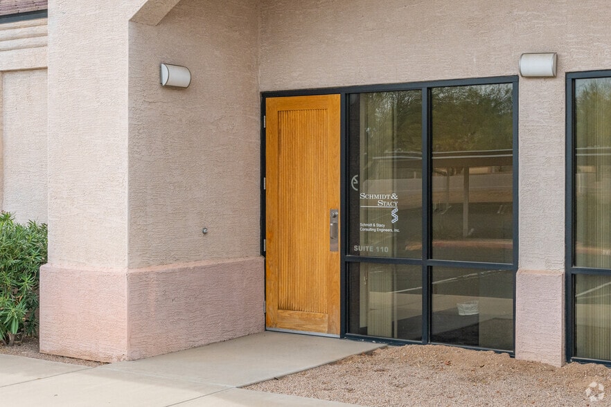 More Photos Of 2550 N Thunderbird Cir, Mesa Office For Lease