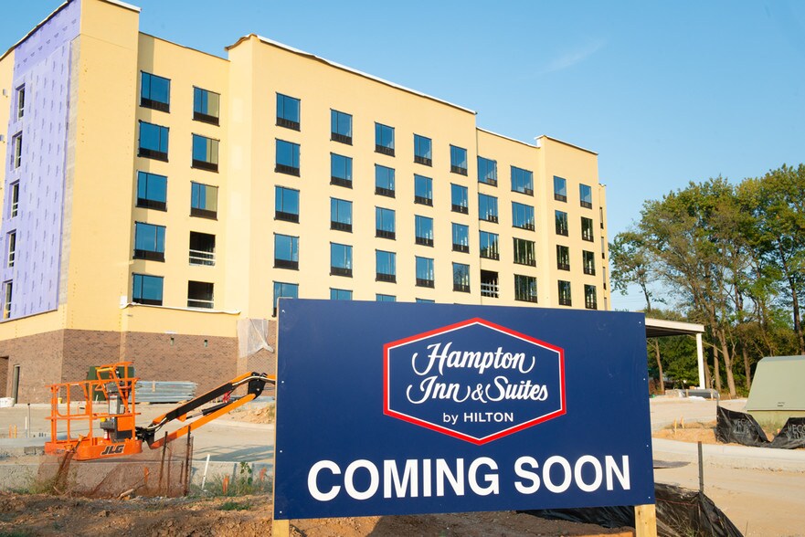 More Photos Of 3000 Highwoods Blvd, Raleigh Office For Lease