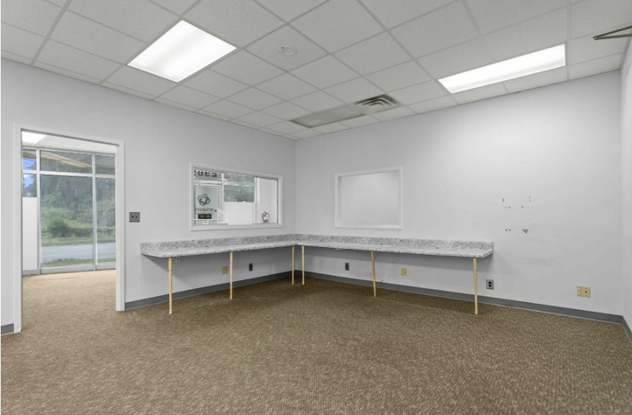 More Photos Of 2909 Market St, Wilmington Office For Sale