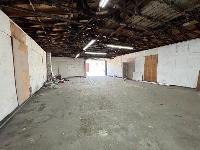 More Photos Of 414 Fernando Ct, Glendale Warehouse For Lease