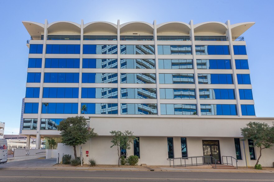 More Photos Of 3033 N Central Ave, Phoenix Office For Sale