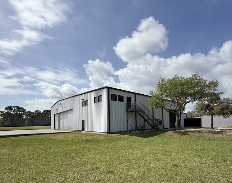 More Photos Of 435 S Air Park Rd, Edgewater Manufacturing For Sale