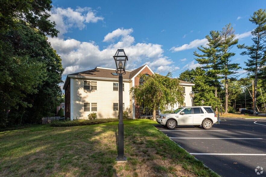 More Photos Of 66 Tadmuck Rd, Westford Office For Lease