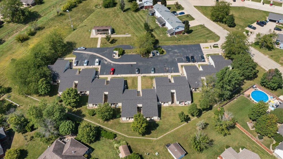 More Photos Of 111 Bannon Dr, Dwight Apartments For Sale