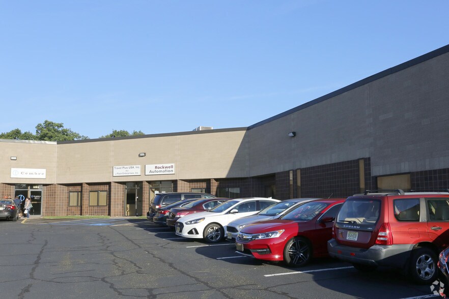 More Photos Of 165-181 Fieldcrest Ave, Edison Warehouse For Lease