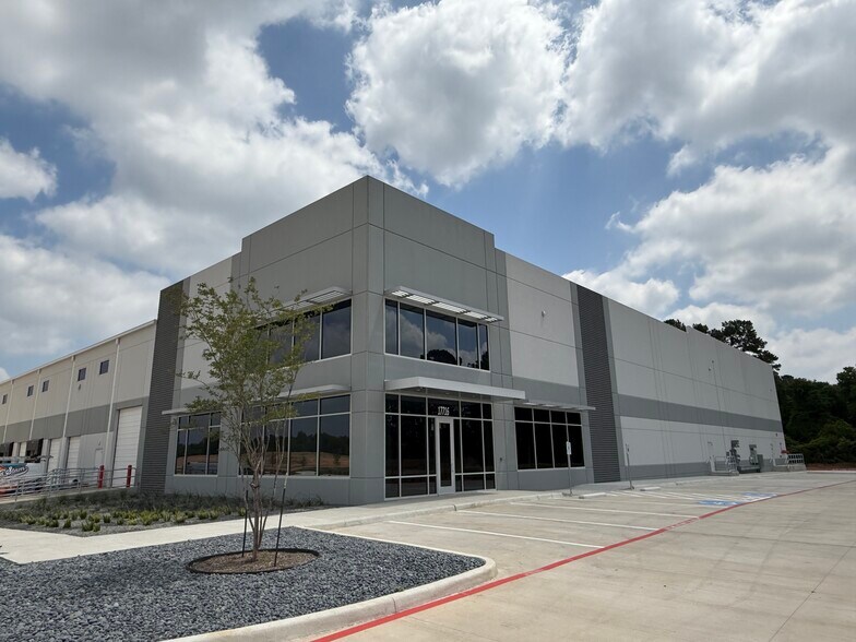 Primary Photo Of 17716 Waller-Tomball rd, Tomball Warehouse For Lease
